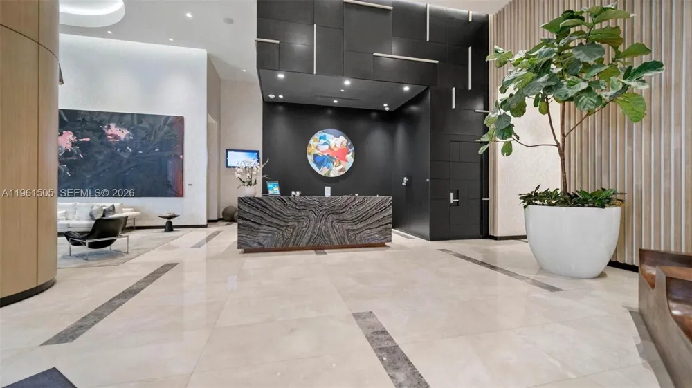 45 SW 9th St #3807 Miami, FL 33130