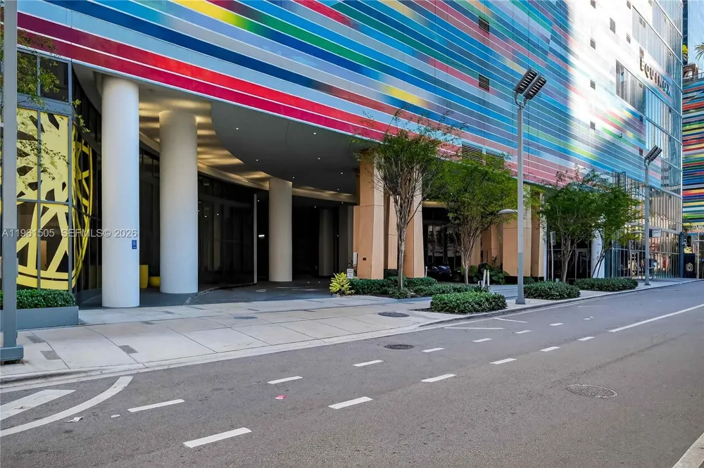 45 SW 9th St #3807 Miami, FL 33130