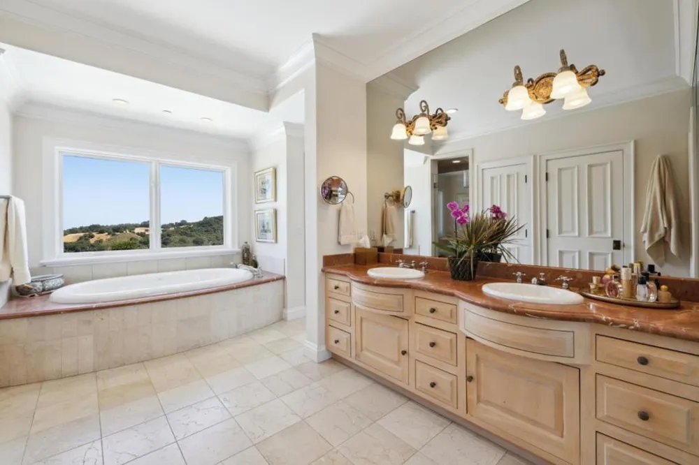 7 Redberry Portola Valley, CA 94028