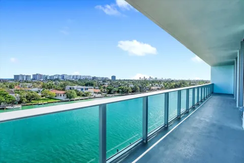 9201 E Bay Harbor #LPH_711