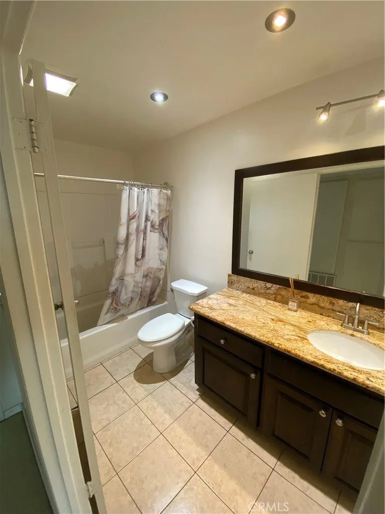 15819 Prairie Lawndale, CA 90260