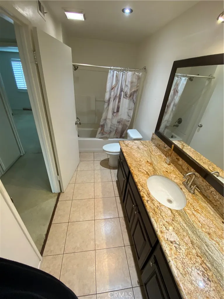 15819 Prairie Lawndale, CA 90260