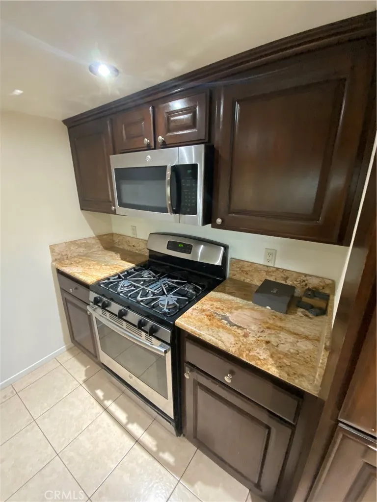 15819 Prairie Lawndale, CA 90260