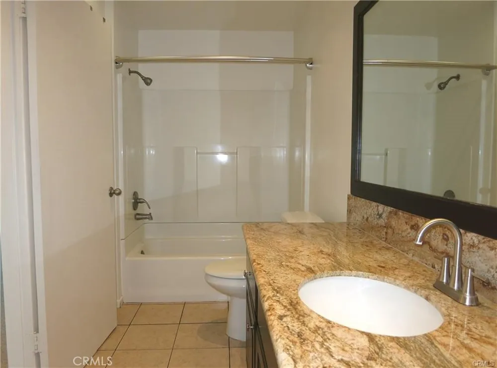15819 Prairie Lawndale, CA 90260