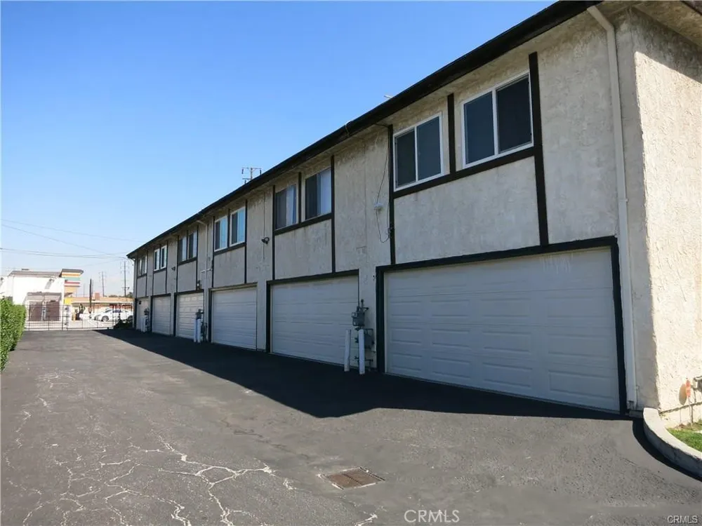 15819 Prairie Lawndale, CA 90260