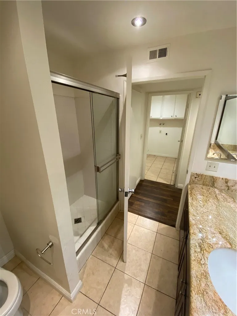 15819 Prairie Lawndale, CA 90260