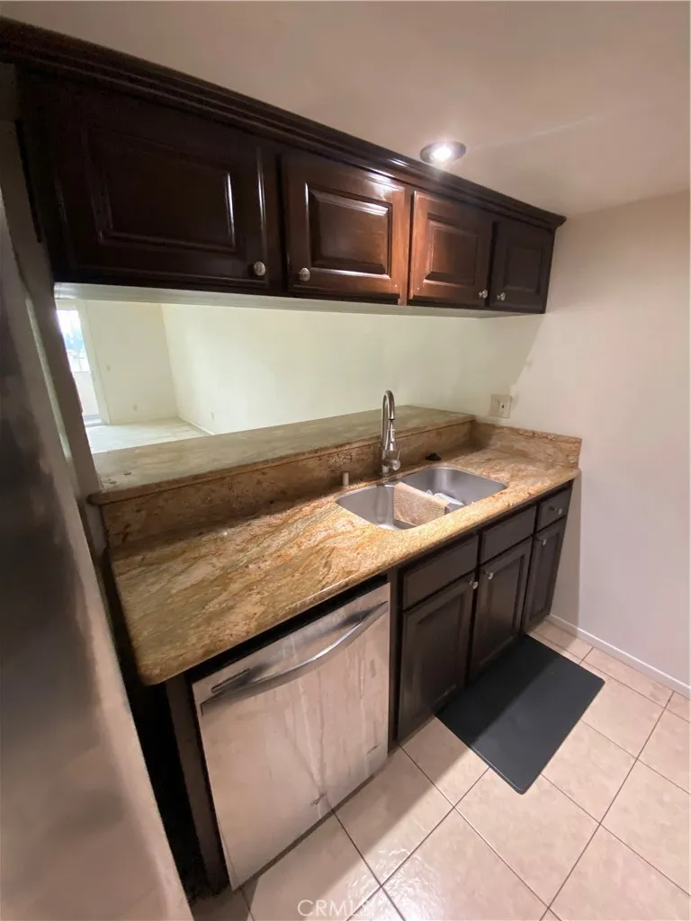 15819 Prairie Lawndale, CA 90260