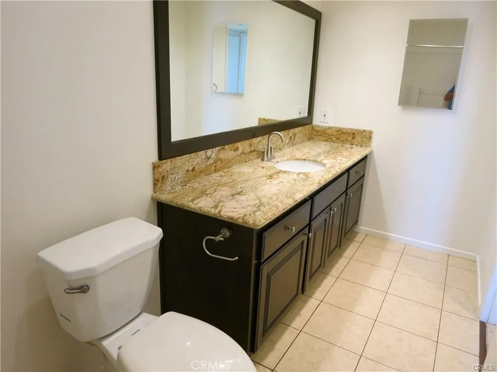 15819 Prairie Lawndale, CA 90260
