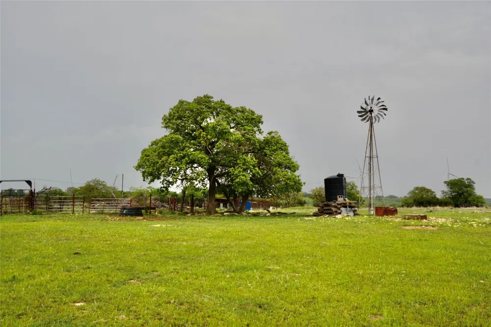 621 E FM 572 Goldthwaite, TX 76844