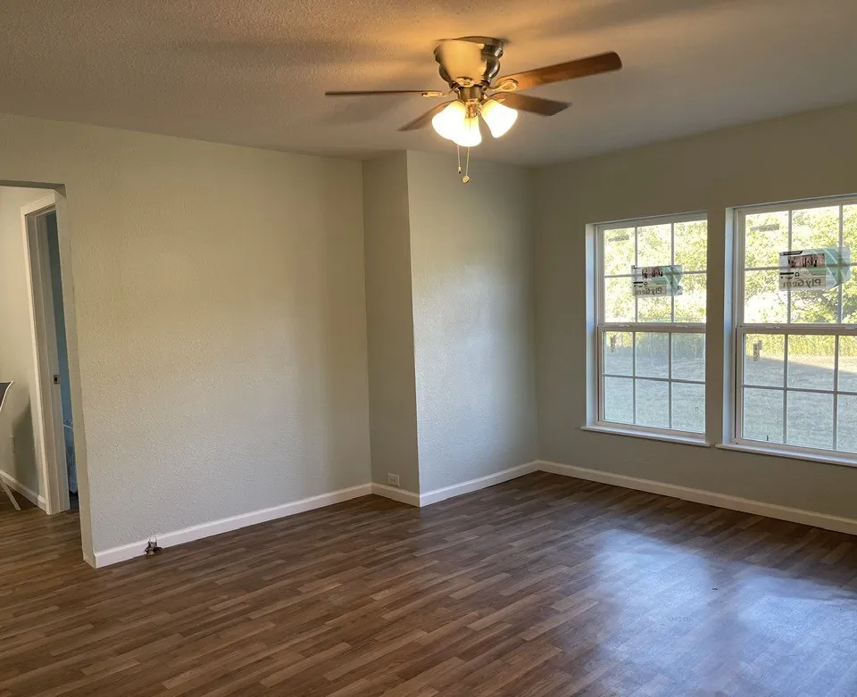 301 E 10th Street Coleman, TX 76834