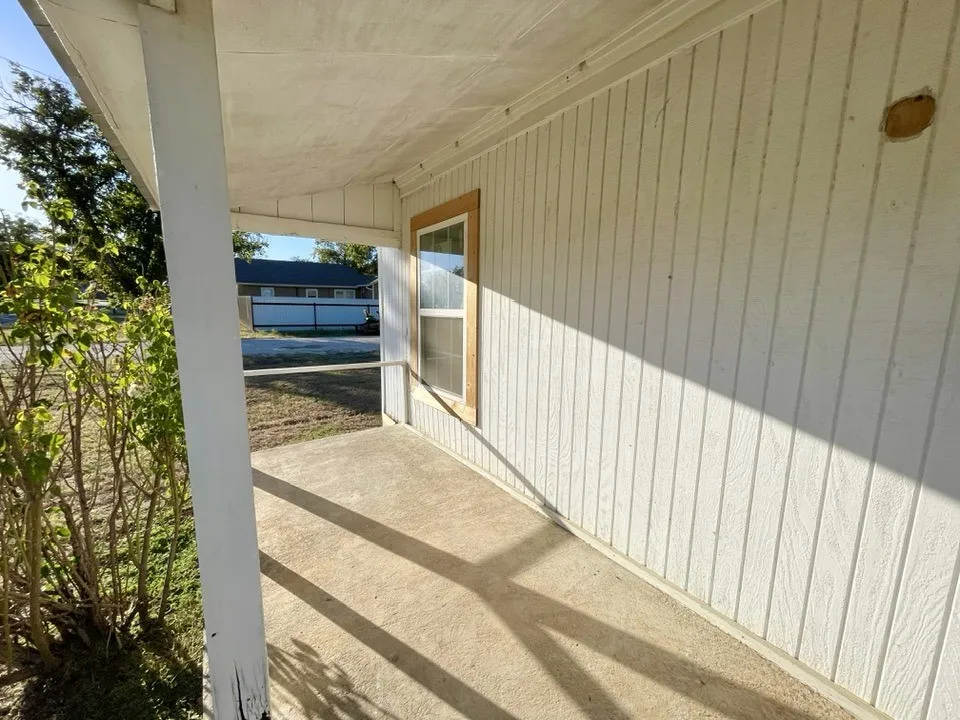 301 E 10th Street Coleman, TX 76834
