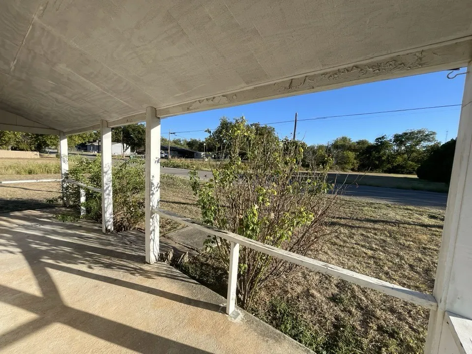 301 E 10th Street Coleman, TX 76834