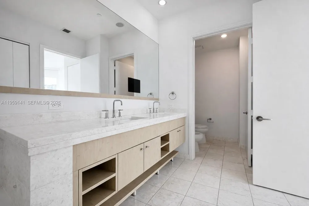 900 Brickell Key Blvd #2405 Miami, FL 33131