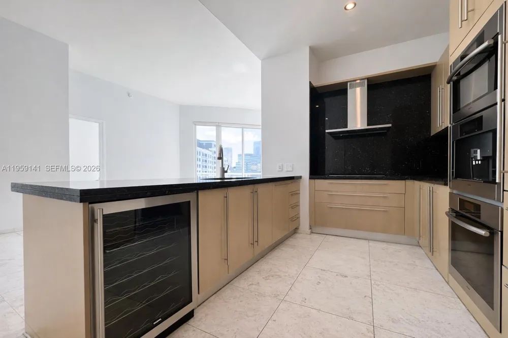 900 Brickell Key Blvd #2405 Miami, FL 33131