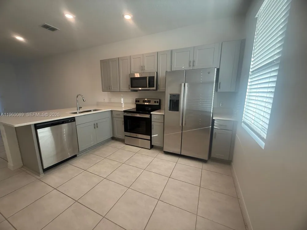 2025 VIEWFINDER #2025 Kissimmee, FL 34758