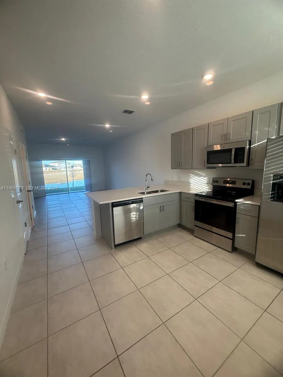 2025 VIEWFINDER #2025 Kissimmee, FL 34758