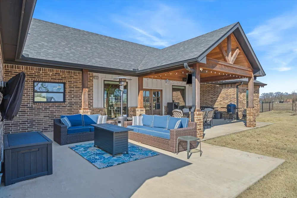 2055 Eastfield Drive Wills Point, TX 75169