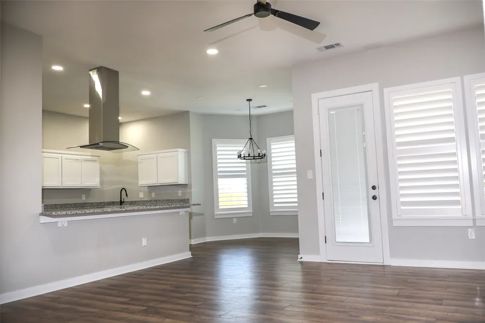 410 Simpson Southmayd, TX 75092