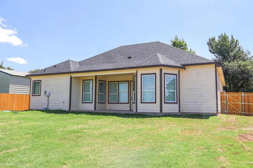 410 Simpson Southmayd, TX 75092