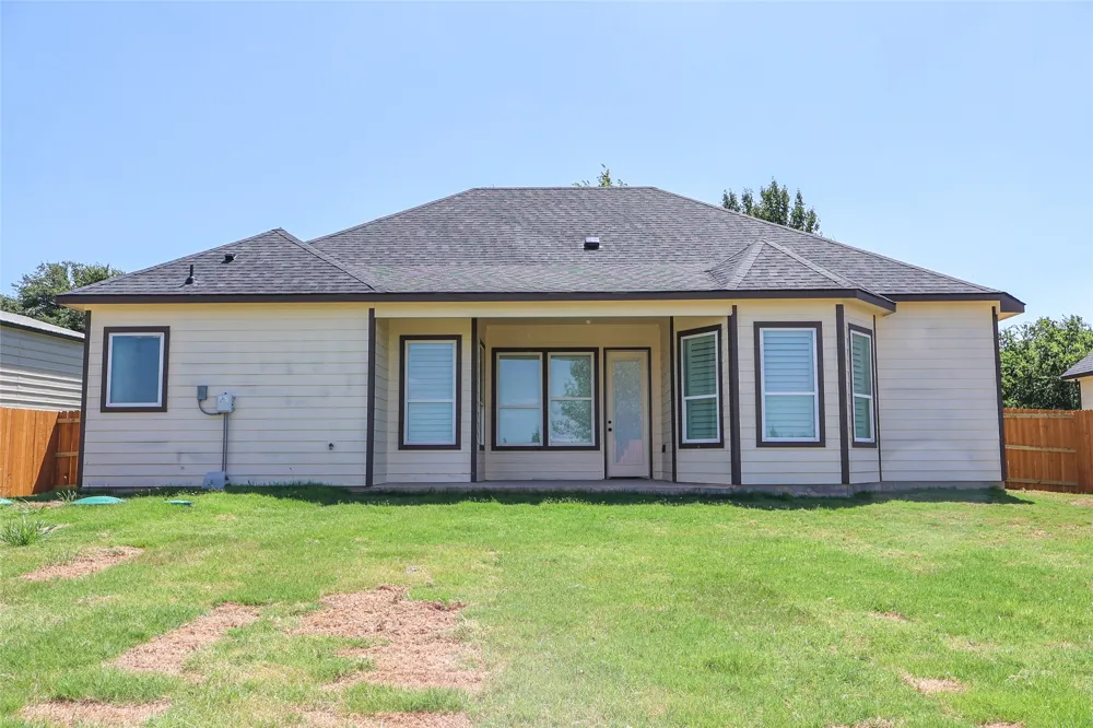 410 Simpson Southmayd, TX 75092
