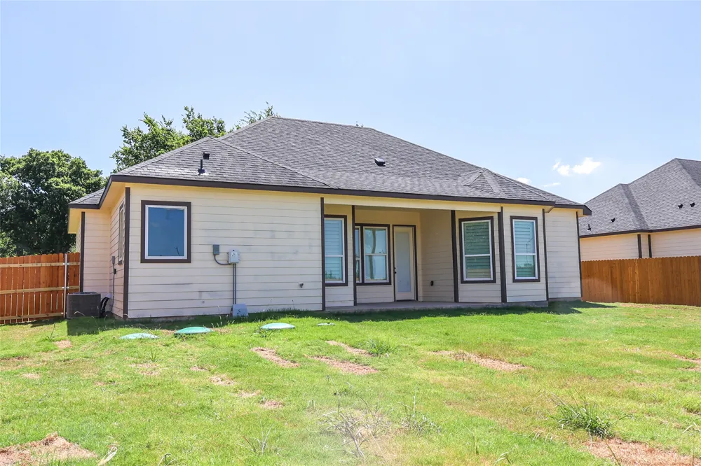 410 Simpson Southmayd, TX 75092