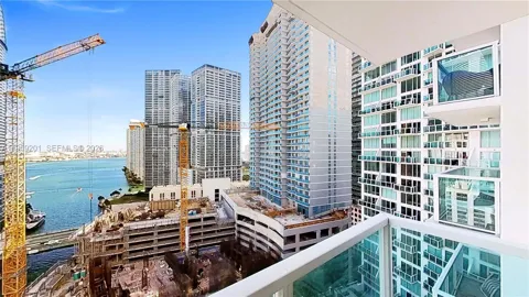 31 SE 5th St #2408