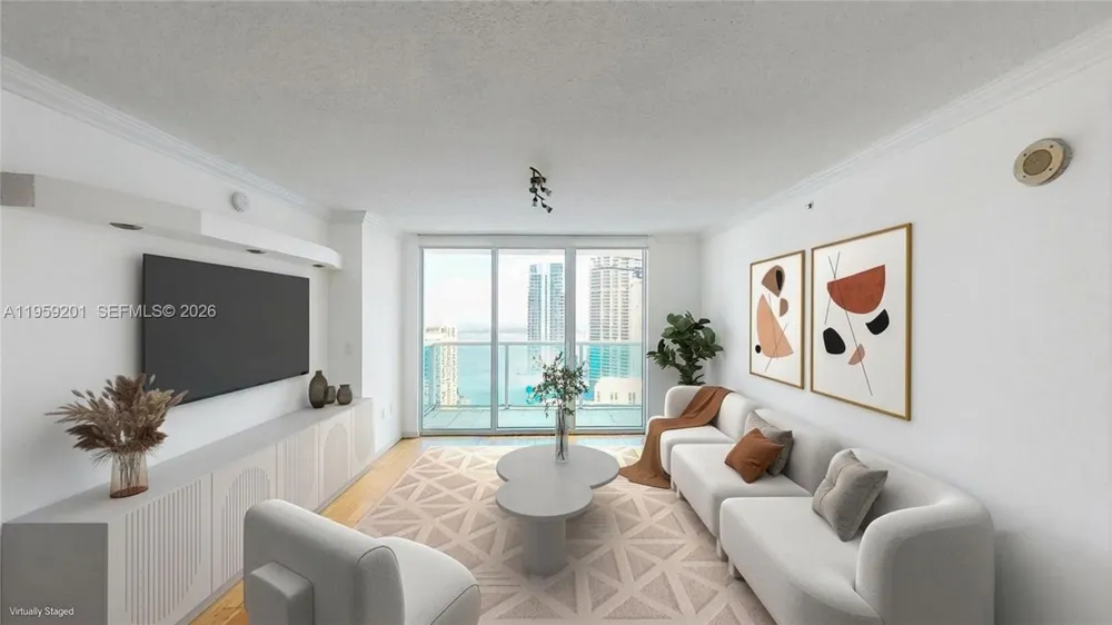 31 SE 5th St #2408 Miami, FL 33131