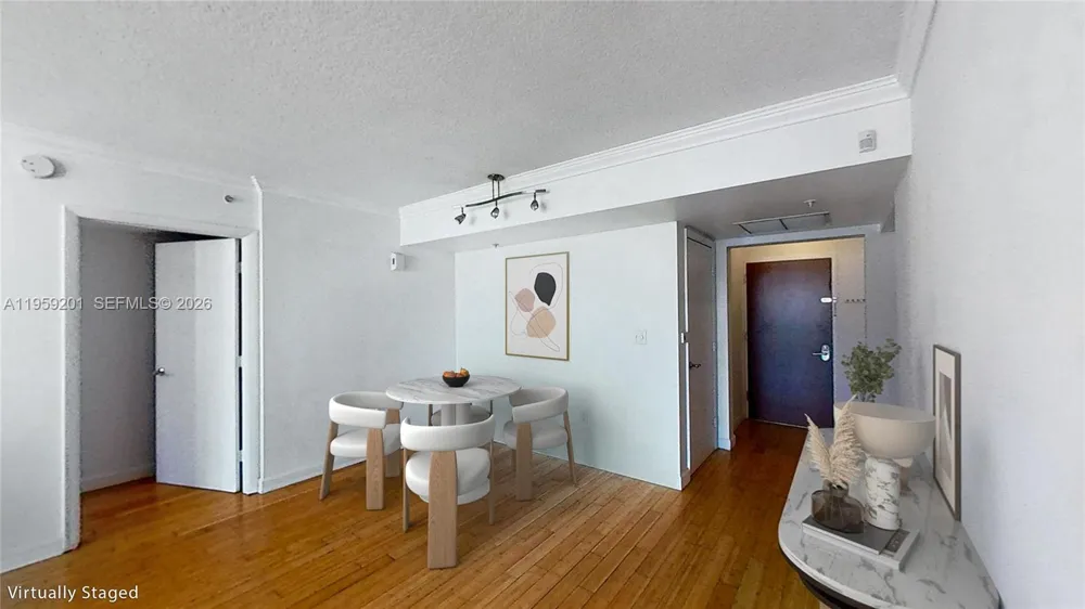 31 SE 5th St #2408 Miami, FL 33131