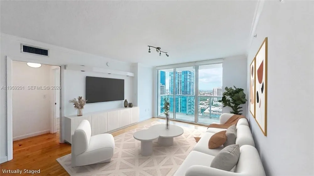 31 SE 5th St #2408 Miami, FL 33131