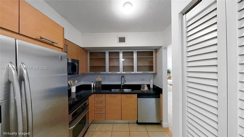 31 SE 5th St #2408 Miami, FL 33131