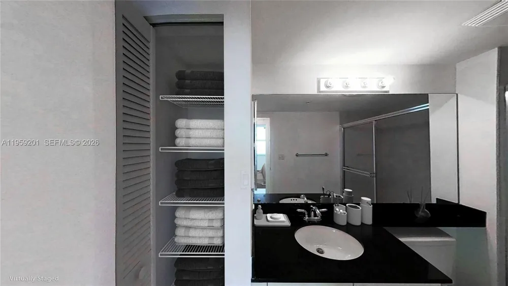 31 SE 5th St #2408 Miami, FL 33131