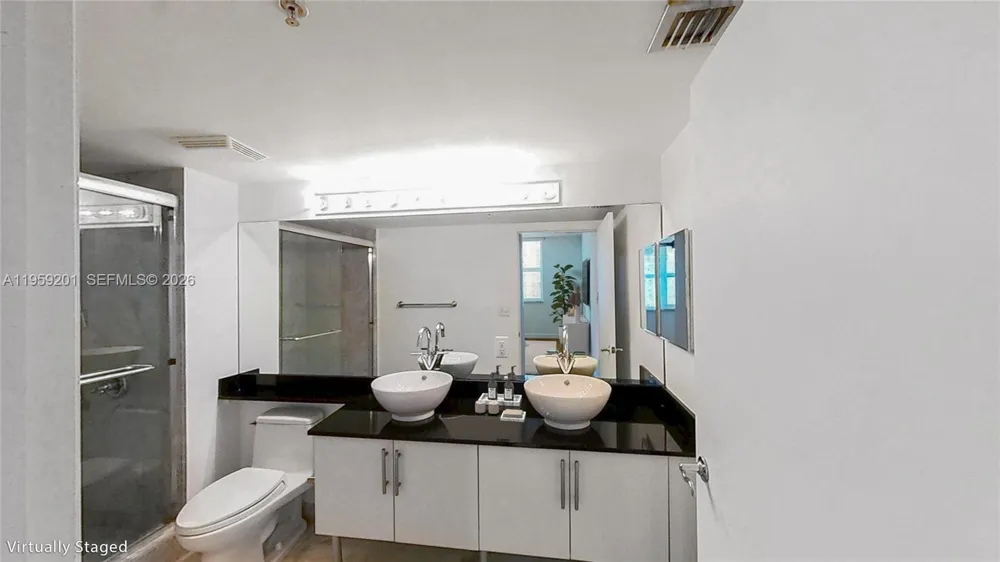 31 SE 5th St #2408 Miami, FL 33131
