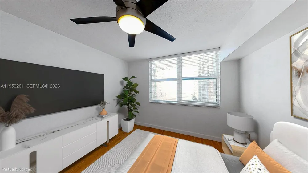 31 SE 5th St #2408 Miami, FL 33131