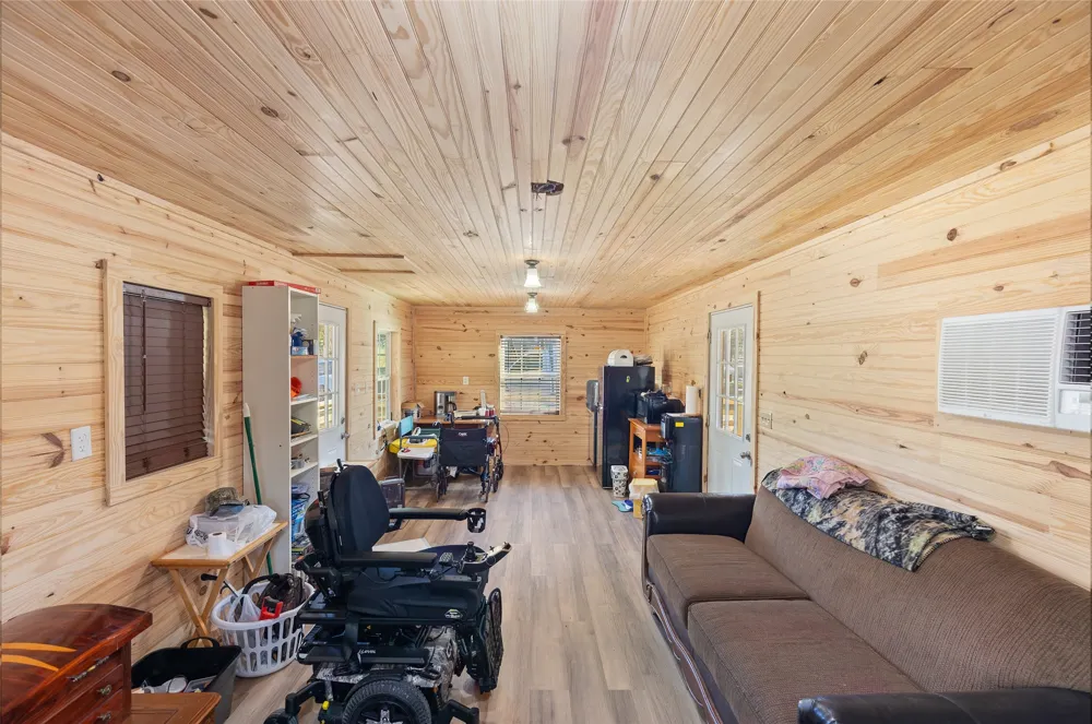 37 CR 1130 Cumby, TX 75402
