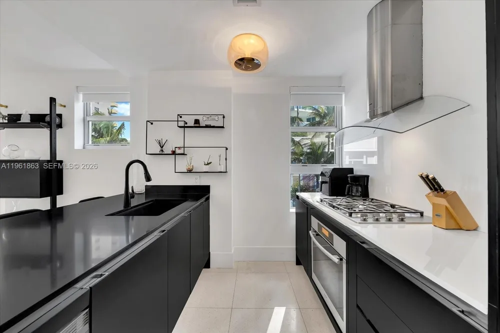 3739 Collins Ave #N-207 Miami Beach, FL 33140