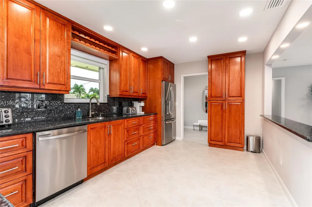 21320 NE 25th Court Miami, FL 33180