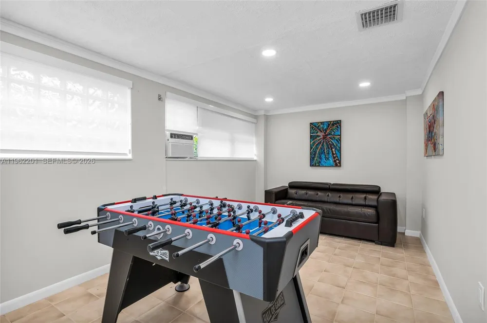 21320 NE 25th Court Miami, FL 33180