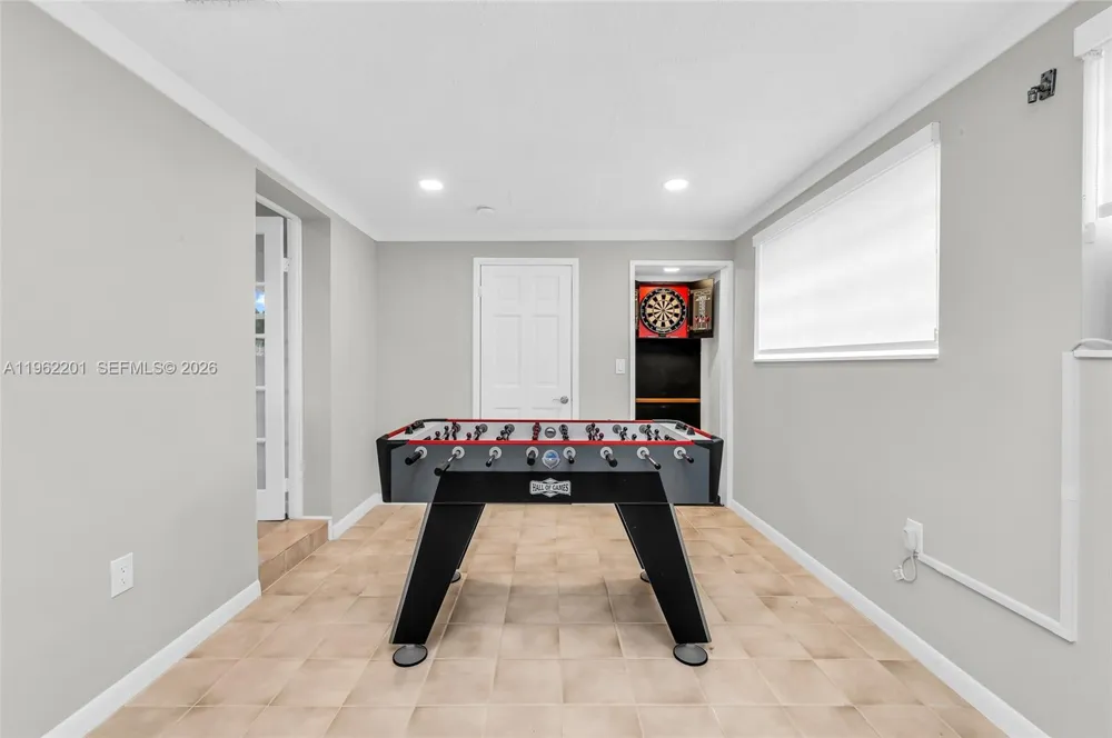 21320 NE 25th Court Miami, FL 33180