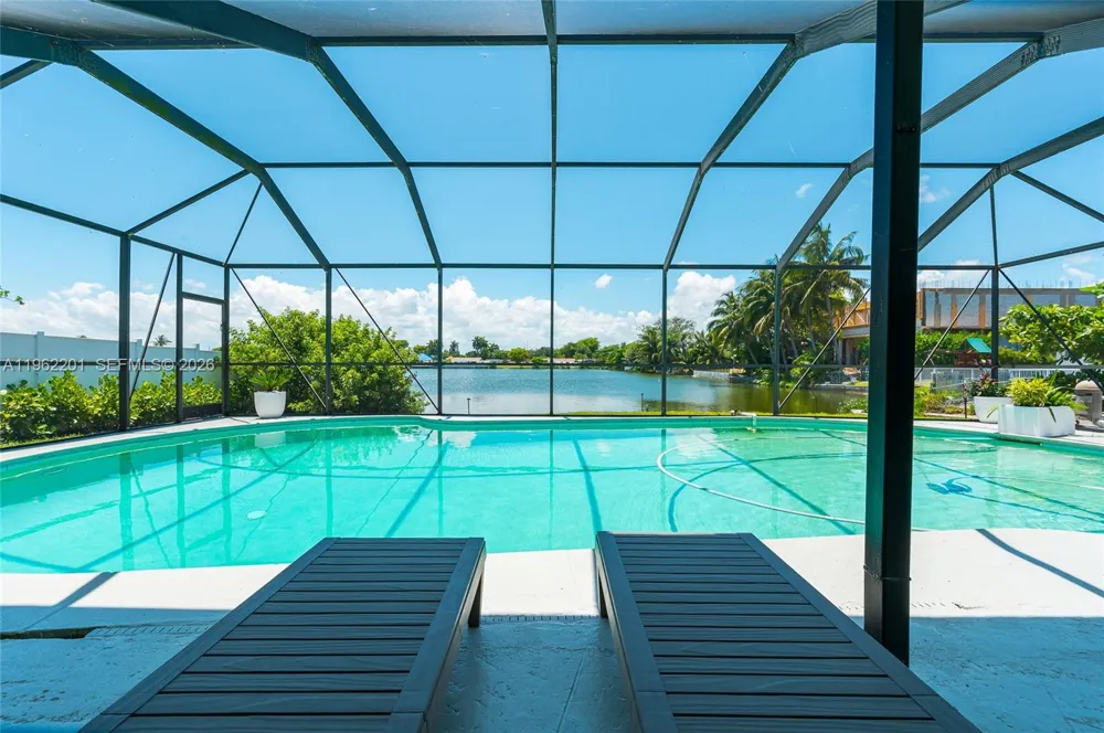 21320 NE 25th Court Miami, FL 33180