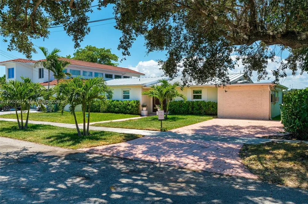 21320 NE 25th Court Miami, FL 33180