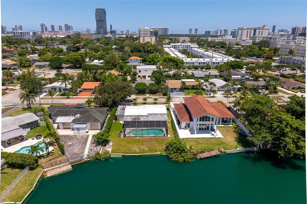21320 NE 25th Court Miami, FL 33180