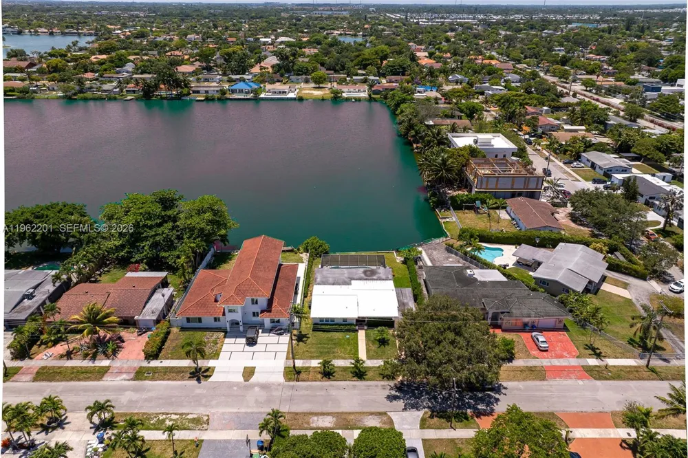 21320 NE 25th Court Miami, FL 33180