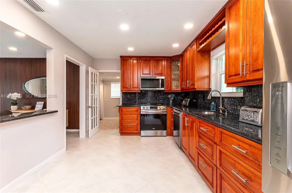 21320 NE 25th Court Miami, FL 33180