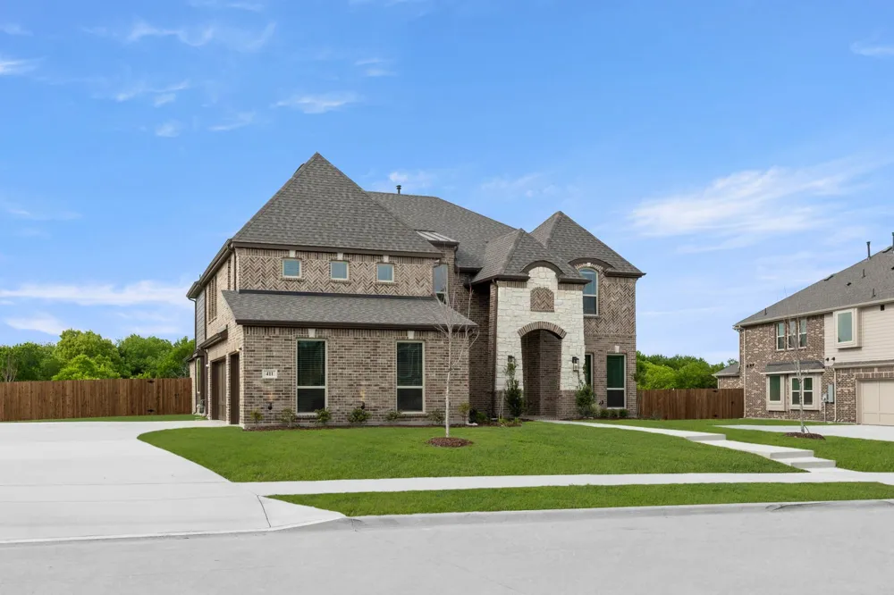 411 Hidden Lakes Drive DeSoto, TX 75115