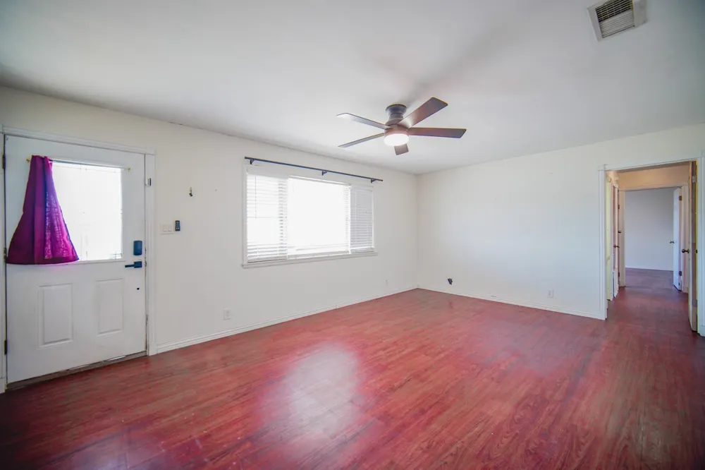 202 10th Street Jacksboro, TX 76458