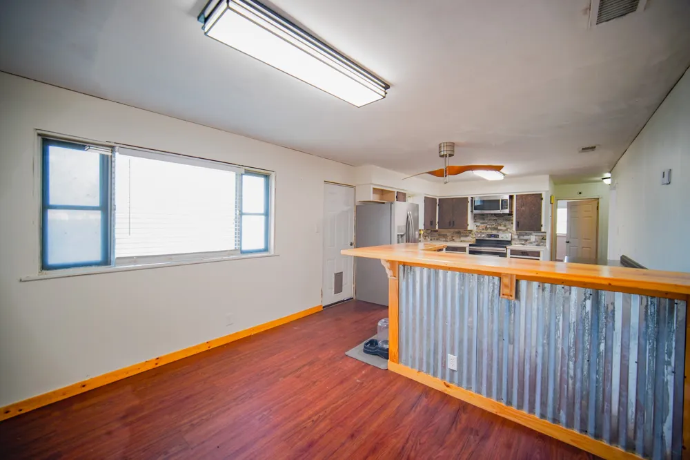 202 10th Street Jacksboro, TX 76458