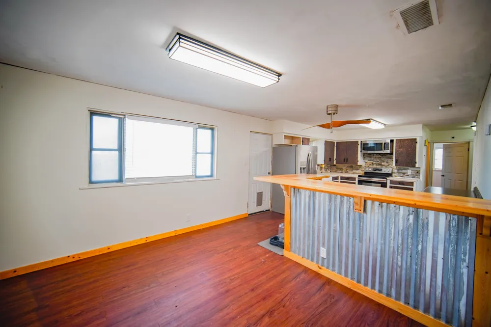 202 10th Street Jacksboro, TX 76458