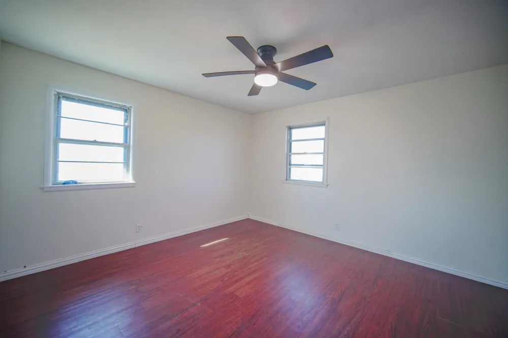 202 10th Street Jacksboro, TX 76458