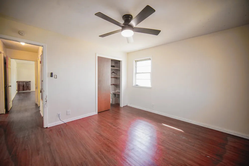 202 10th Street Jacksboro, TX 76458