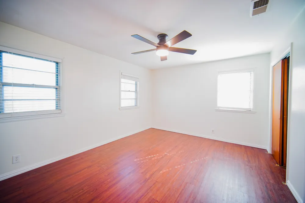 202 10th Street Jacksboro, TX 76458